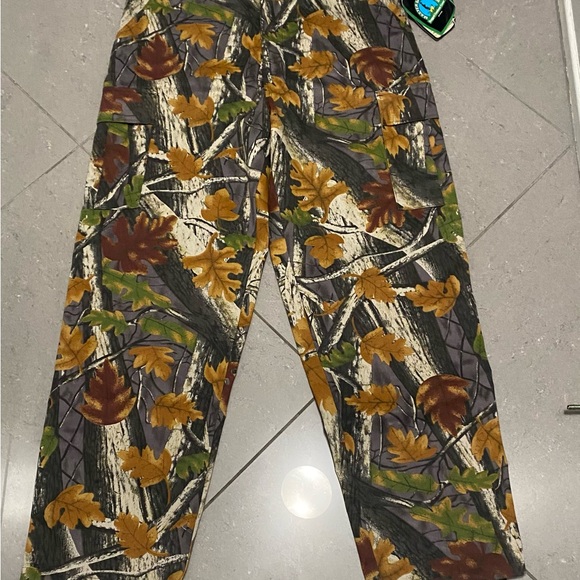 Camo Other - Camo Leaf Print Outdoor Pants